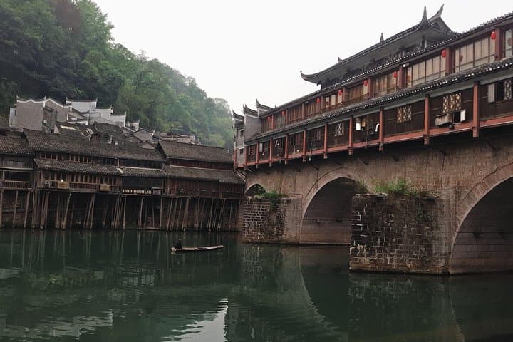 3-Day Zhangjiajie Tour: Tianmen, Avatar Mountains, Glass Bridge & Fenghuang