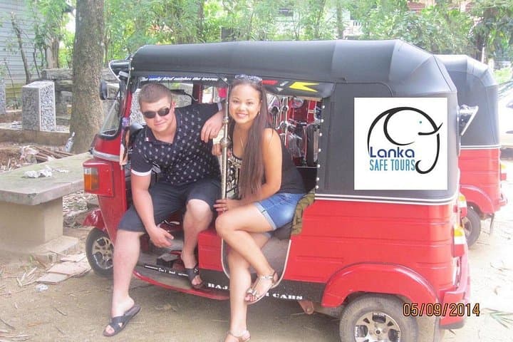 Kandy Full-Day Tuk-Tuk City Tour: Temple, Tea & Botanical Gardens photo 2