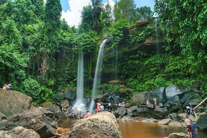 Phnom Kulen Day Trip: 1000 Linga River, Reclining Buddha & Waterfall from Siem Reap