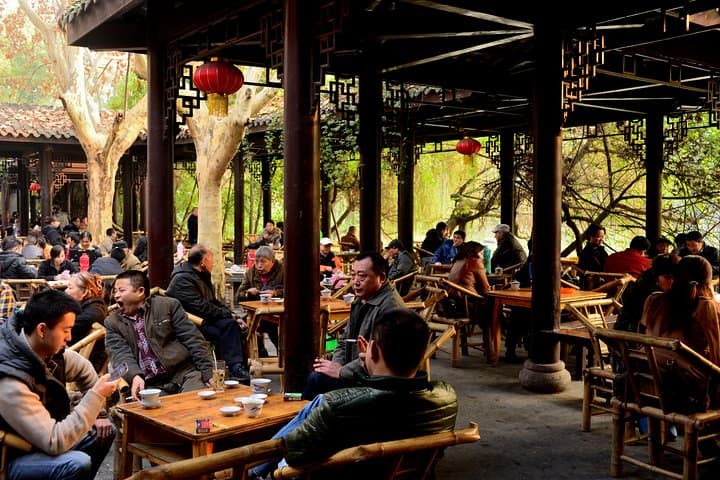 Chengdu 4-Hour Private Layover Tour: People's Park, Wenshu Monastery & Kuan Zhai Alley