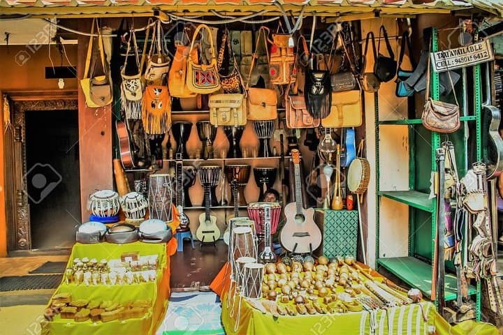 New Delhi & Old Delhi Private Shopping Tour: Markets, Rickshaws, and Spice Streets photo 1
