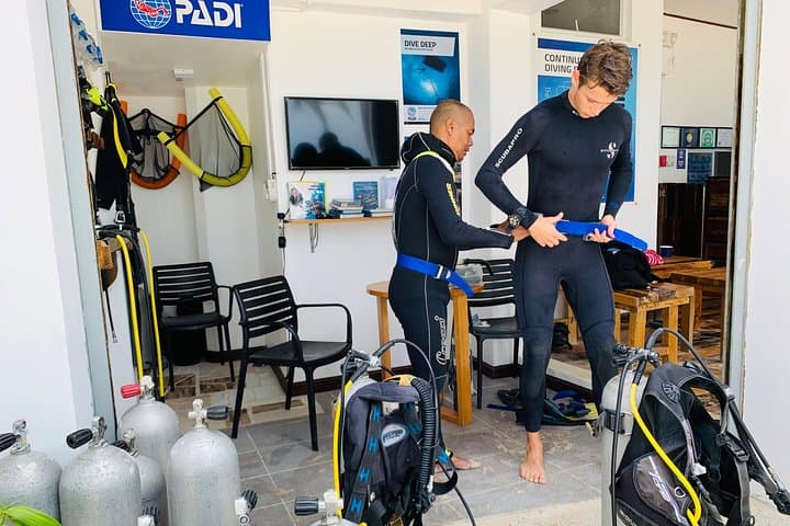 Panay Island PADI Open Water Diver Course — Certify in 3 Days photo 4