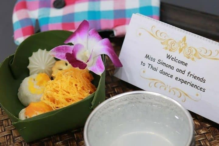 Thai Dance Class at Wat Arun: Learn Traditional Dance by the Chao Phraya photo 3