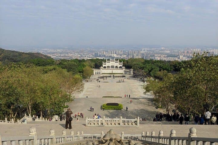 Mount Xiqiao Day Tour from Guangzhou: Hike, Temples & 61.9m Buddha photo 4
