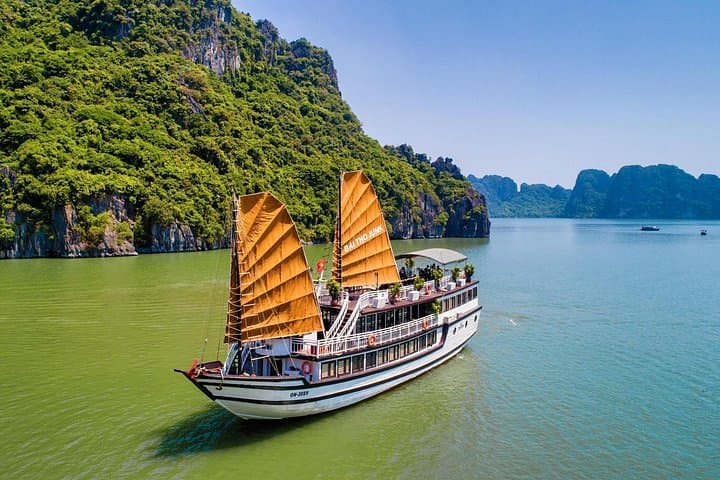 Bai Tu Long Bay Deluxe Cruise: 2D/1N Kayaking & Swimming in Pristine Caves photo 1