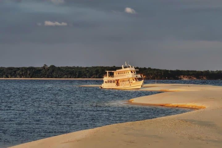 Arapiuns River & Alter do Chão: Full-Day Community, Beaches, Dunes and Cultural Tour