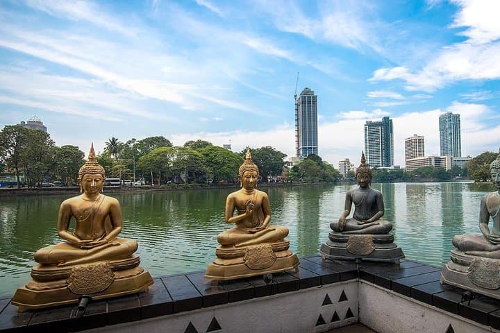 Colombo After Dark: Private Night Tour and Street Food Tasting photo 3