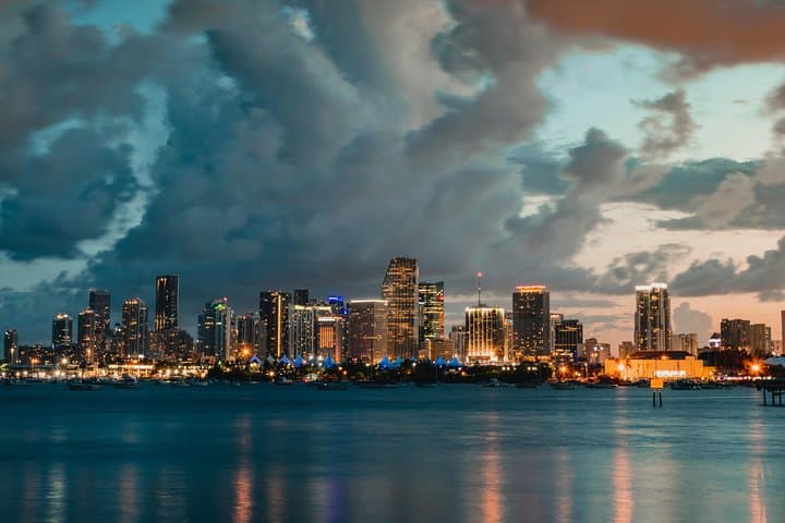 Romantic Miami Champagne Plane Tour: 50-Min Scenic Flight Over South Beach & Biscayne Bay photo 4