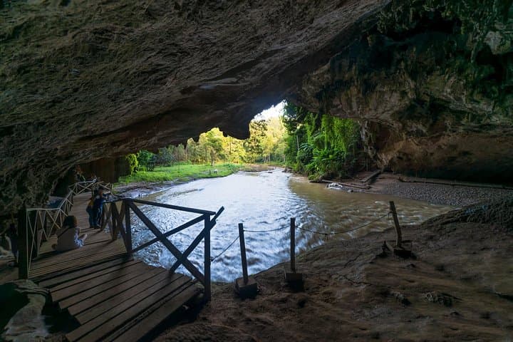 Tham Lod Cave Rafting, Prehistoric Tombs & Su Tong Pae Bamboo Bridge Day Tour