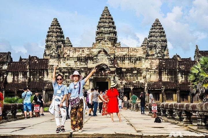 3-Day Angkor Temples & Phnom Kulen Waterfall: Sunrise, 1000 Lingas & Banteay Srei photo 1