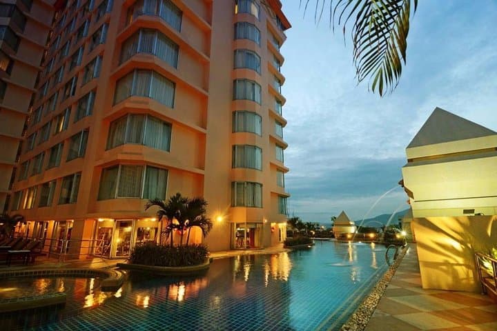 One Night in Chiang Mai Old City: Duangtawan Hotel + Cultural City Tour photo 4