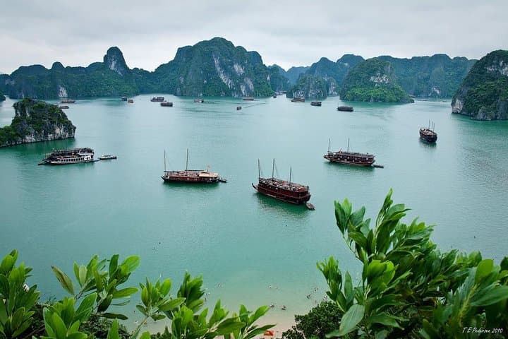 Northern Vietnam in 5 Days: Hanoi, Halong Bay Cruise & Sapa with Fansipan Cable Car photo 2