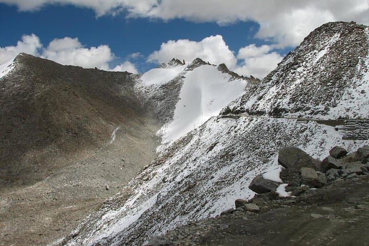 kashmir-ladakh-himalayan-heights-expedition-13-day-high-altitude-tour photo 2