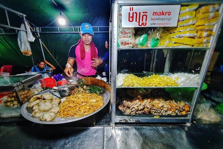 Siem Reap Evening Food Tour: 10 Local Tastings with Drinks & Hotel Pickup photo 6