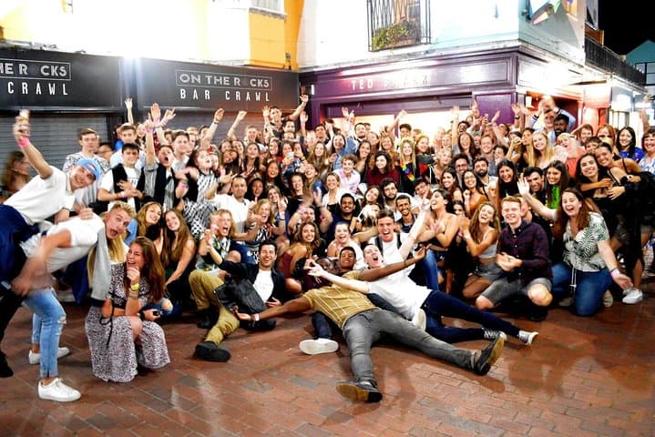 London Pub Crawl: West End Bars, Free Shots & Fast-Track Entry