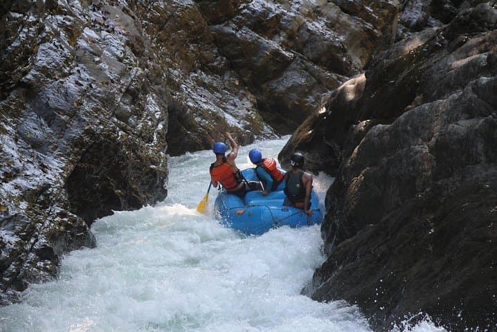 Chorro Whitewater Rafting — Naranjo River Class IV–V Adrenaline Trip from Manuel Antonio photo 6