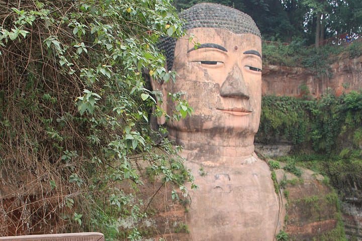Chengdu to Leshan Giant Buddha Day Tour: Hot Pot Dinner & Sichuan Opera VIP Sichuan Opera photo 1