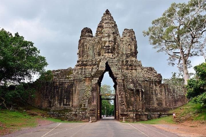 Private Angkor Wat Tour from Siem Reap — Small Circuit Temples & Phnom Bakheng Sunset photo 4