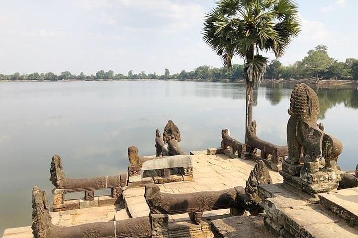 Private Angkor Wat Tour from Siem Reap — Small Circuit Temples & Phnom Bakheng Sunset photo 5