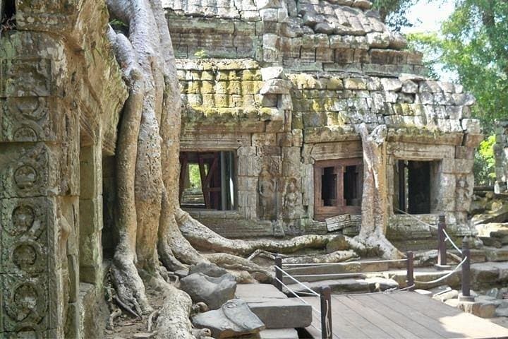Private Angkor Wat Tour from Siem Reap — Small Circuit Temples & Phnom Bakheng Sunset photo 6