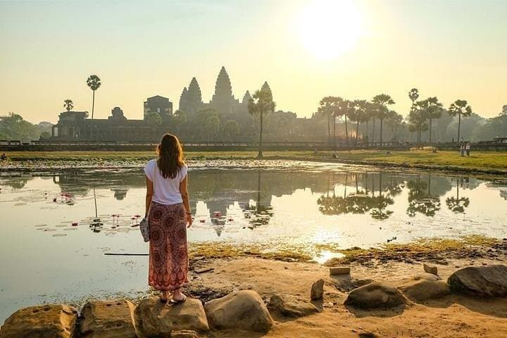 Private Angkor Wat Sunrise Tour: Sunrise Entry & Full-Day Temple Hopping photo 3