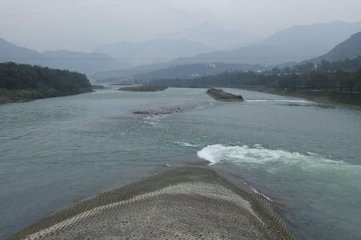 Mount Qingcheng & Dujiangyan Day Trip: Taoist Peaks and the 2,200-Year-Old Irrigation Wonder photo 4
