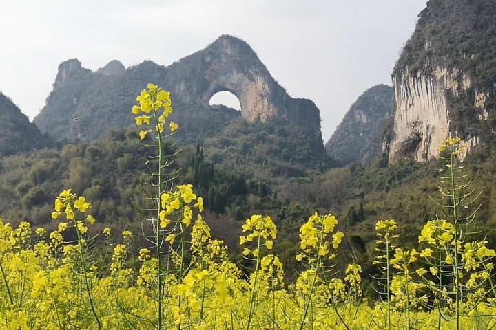 Yangshuo in Three Days: Li River Boats, Xianggong Views and Yulong Valley Bikes photo 3