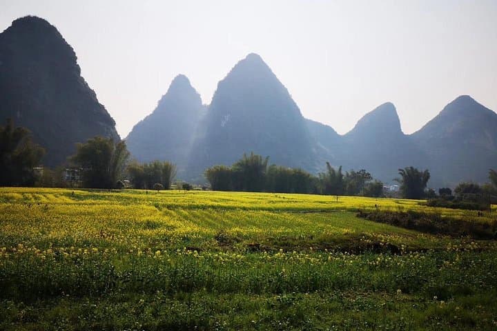 Yangshuo in Three Days: Li River Boats, Xianggong Views and Yulong Valley Bikes photo 4