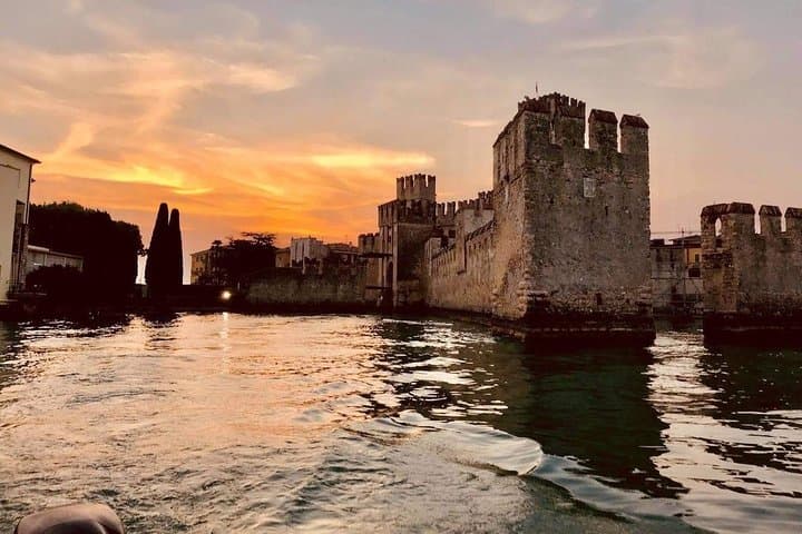 Sunset Boat Tour of Sirmione Peninsula with Prosecco photo 6