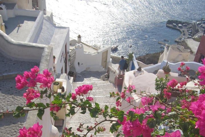 Private 2-Hour Sightseeing Tour in Santorini — Fira, Volcano & Coastal Beaches photo 3