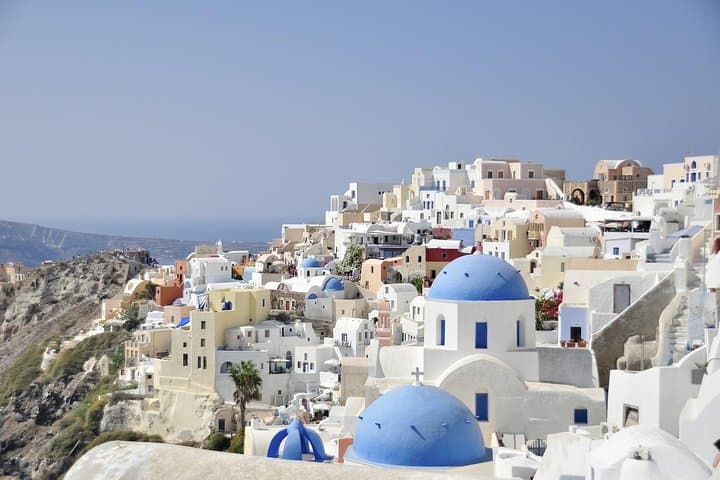 Private 2-Hour Sightseeing Tour in Santorini — Fira, Volcano & Coastal Beaches