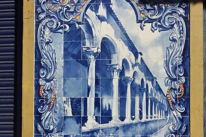 Santarém Norte: Cathedral, Azulejos, Diocesan Museum and Carnation Revolution Walk photo 3