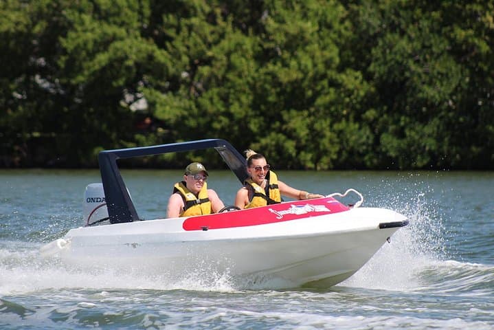 Drive a Speedboat Through Nichupté Lagoon and Snorkel Punta Nizuc Reef