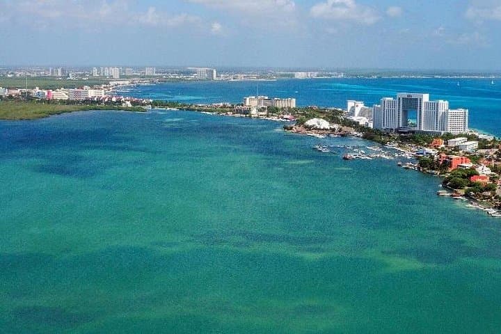 Pilot a Speedboat Through Nichupté Lagoon and Snorkel Punta Nizuc — Cancun Couples Tour photo 3