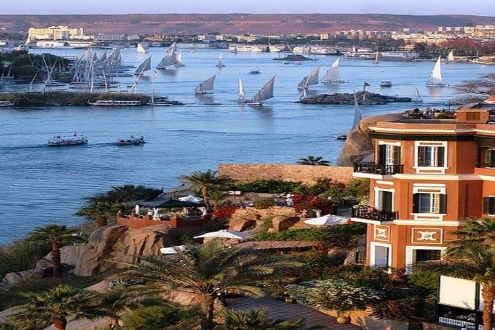 Overnight Train to Aswan & Abu Simbel: 3-Day Private Tour from Cairo