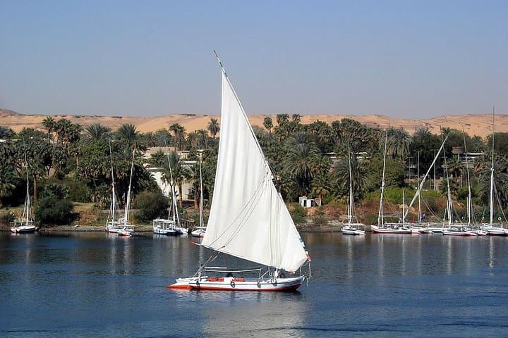 Hurghada to Luxor: Sunrise Balloon, East Bank Temples & Felucca Day Trip photo 2