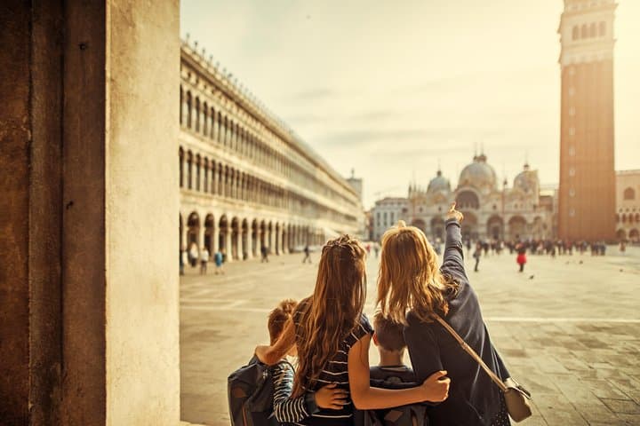 Family-Friendly Private Walking Tour in Venice — Rialto, Gelato & Castello photo 1