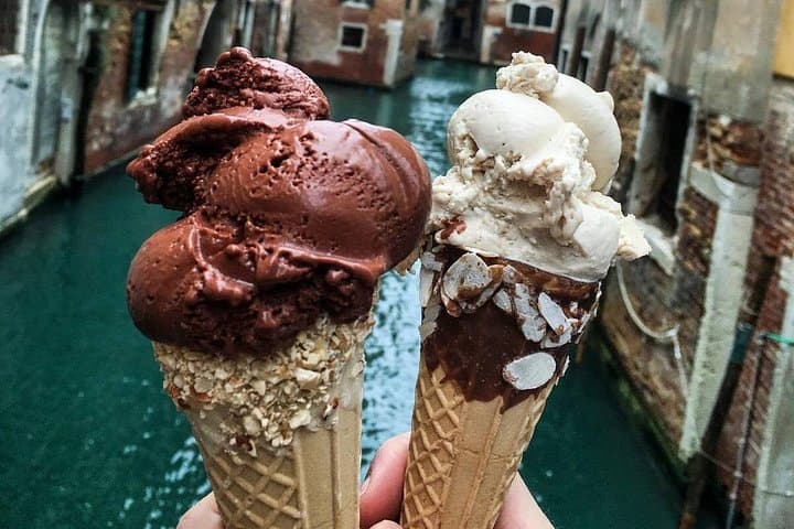 Family-Friendly Private Walking Tour in Venice — Rialto, Gelato & Castello photo 4
