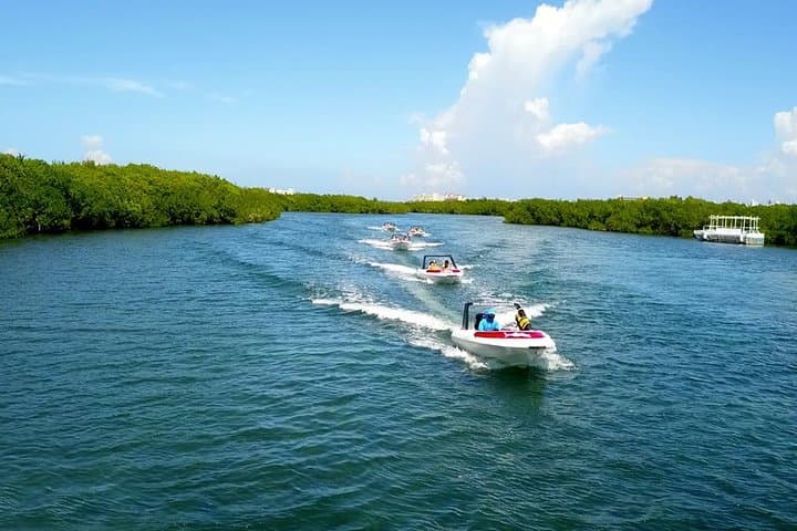 Drive Your Own Speedboat and Snorkel Punta Nizuc Reef in Cancun