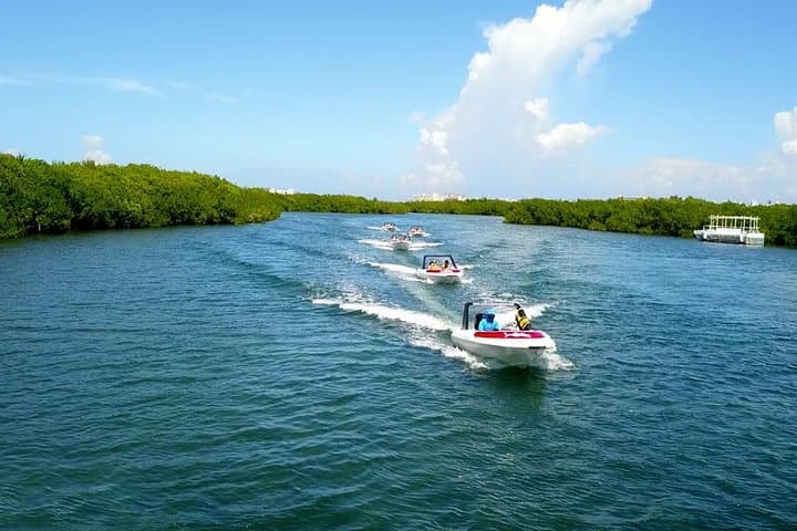 Drive a Speedboat in Cancún: Nichupté Lagoon to Punta Nizuc Snorkel Adventure photo 3