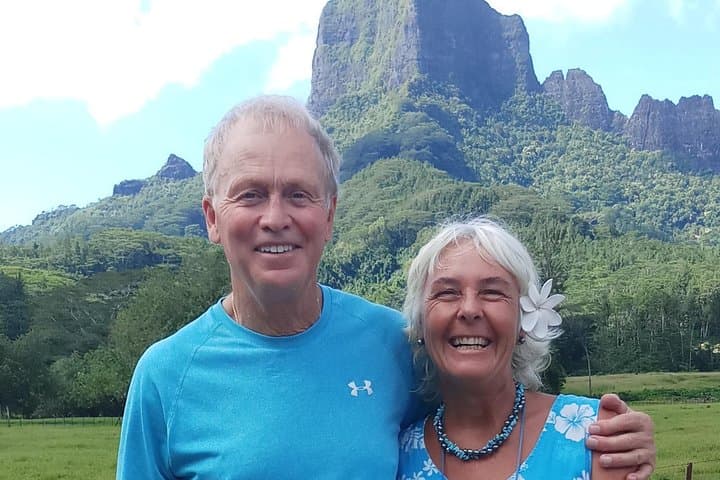 Moorea Blue Pearl Private Tour — Belvedere, Bays & Local Shopping photo 2