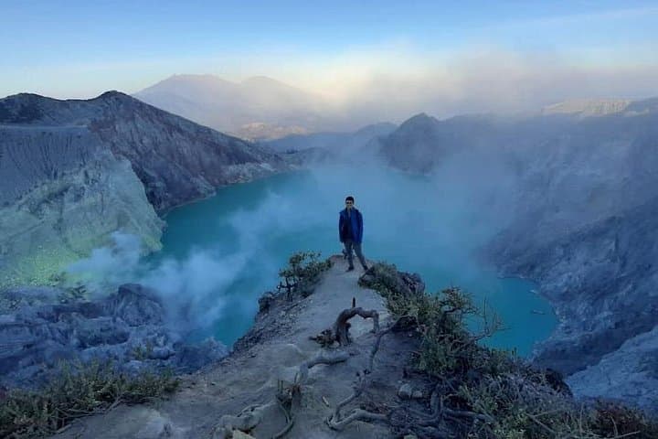 Midnight Hike to Kawah Ijen: Blue Fire, Sulfur Miners & Sunrise photo 2