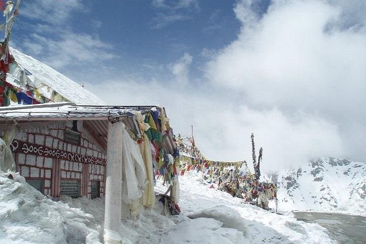 15-Day Srinagar to Leh Private Tour: Pahalgam, Gulmarg, Nubra & Pangong Lakes photo 3