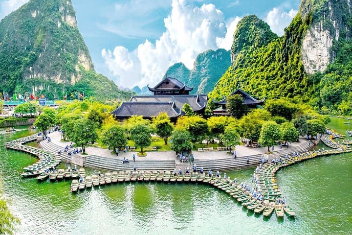 Luxury Day Tour to Bai Dinh, Trang An & Mua Cave from Hanoi photo 5