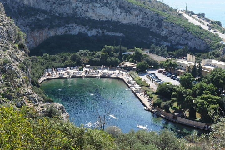 Athens to Cape Sounion: Private Full-Day Tour to the Acropolis, Vouliagmeni Lake & Temple of Poseidon