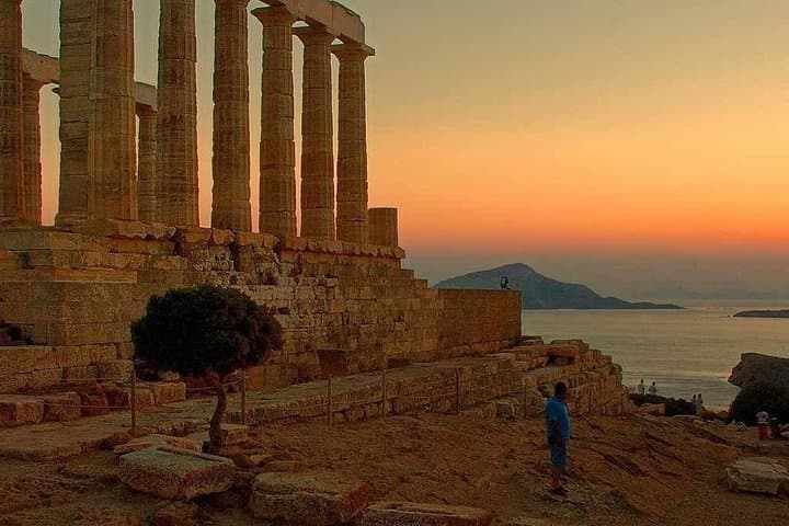 Athens to Cape Sounion: Private Full-Day Tour to the Acropolis, Vouliagmeni Lake & Temple of Poseidon photo 3