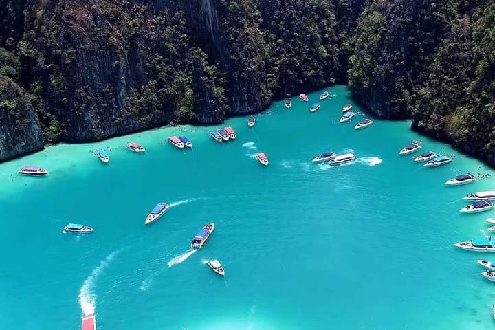 Phi Phi & Bamboo Island Speedboat Day Trip from Phuket