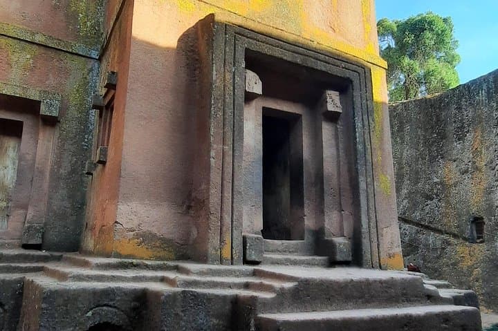 Ethiopia Historic North, National Parks & Omo Valley — 17-Day Cultural and Wildlife Tour