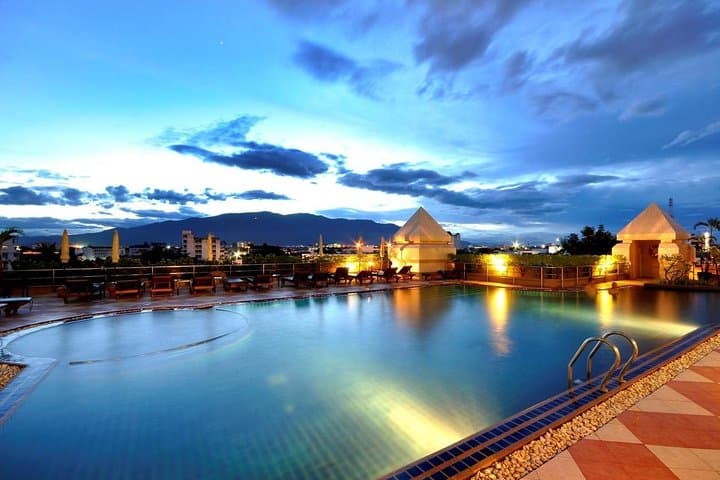 One Night in Chiang Mai Old City: Duangtawan Hotel + Cultural City Tour