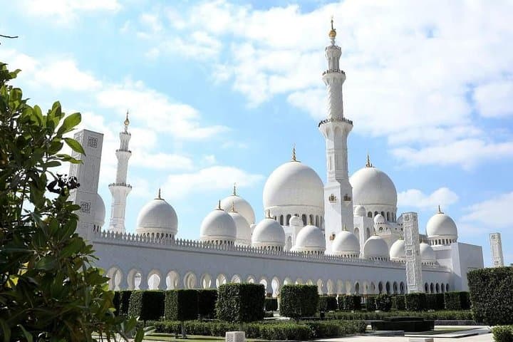 Full-Day Abu Dhabi City Tour from Dubai: Sheikh Zayed, Yas Island & Heritage Village photo 5